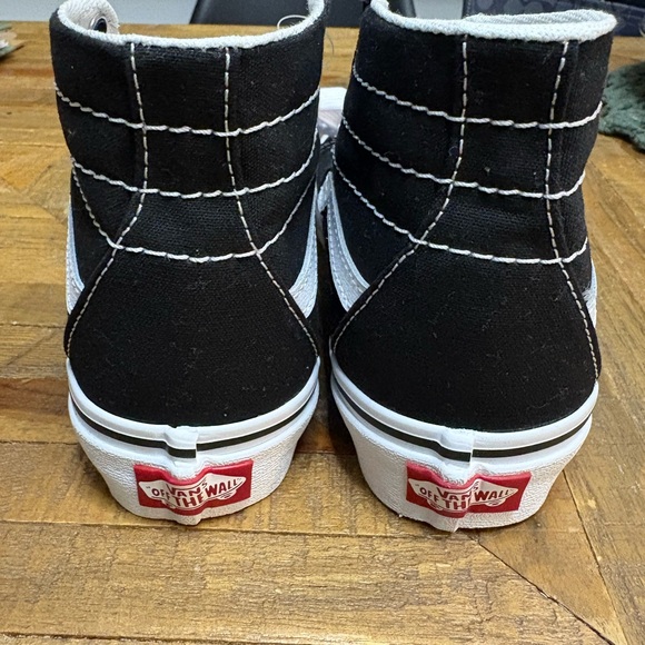 Vans Sk8-Hi Black/White - Unisex - US Women 5 /Men 3.5 - Picture 3 of 5